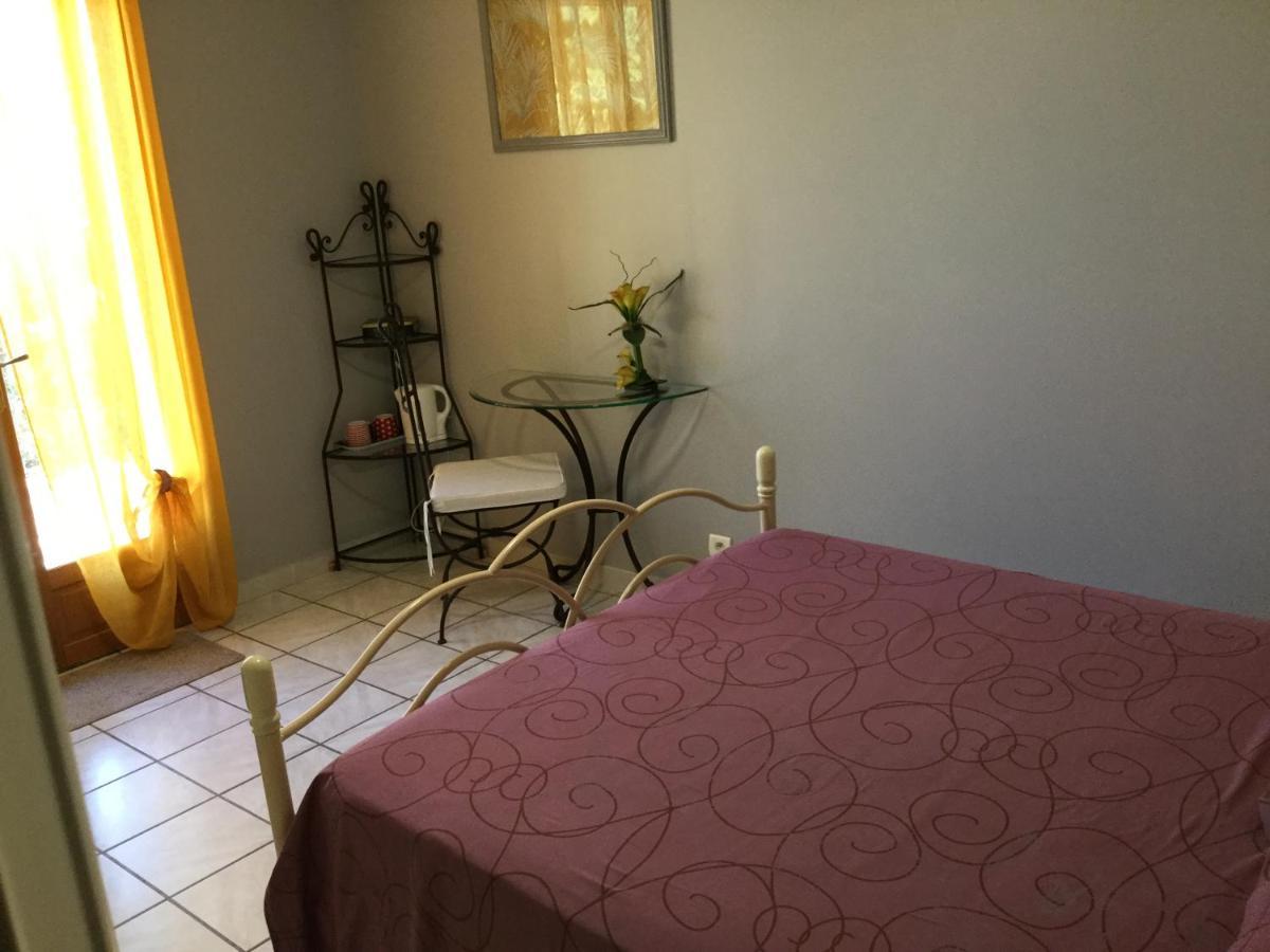 Bed and Breakfast Mas Soleil Et Vignes Saint-Hippolyte  Екстер'єр фото